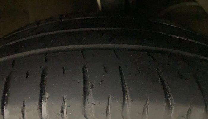 2021 Maruti XL6 ALPHA AT, Petrol, Automatic, 48,681 km, Right Front Tyre Tread