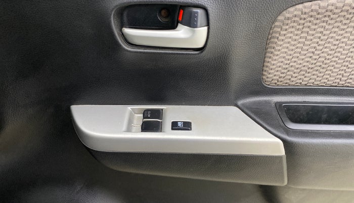 2015 Maruti Wagon R 1.0 LXI CNG, CNG, Manual, 19,504 km, Driver Side Door Panels Control