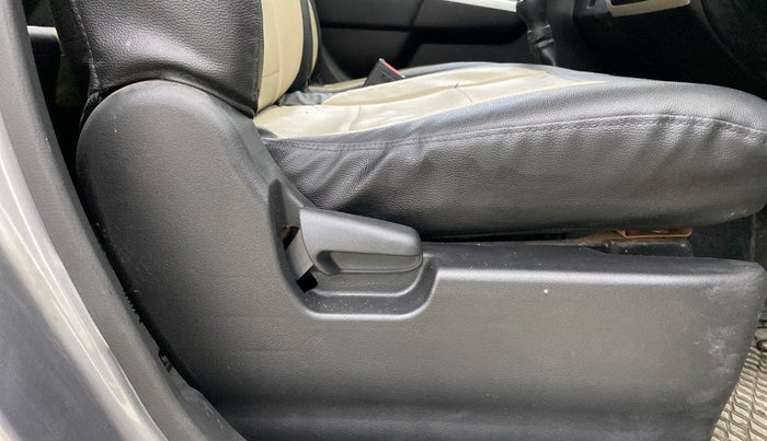 2015 Maruti Wagon R 1.0 LXI CNG, CNG, Manual, 19,504 km, Driver Side Adjustment Panel