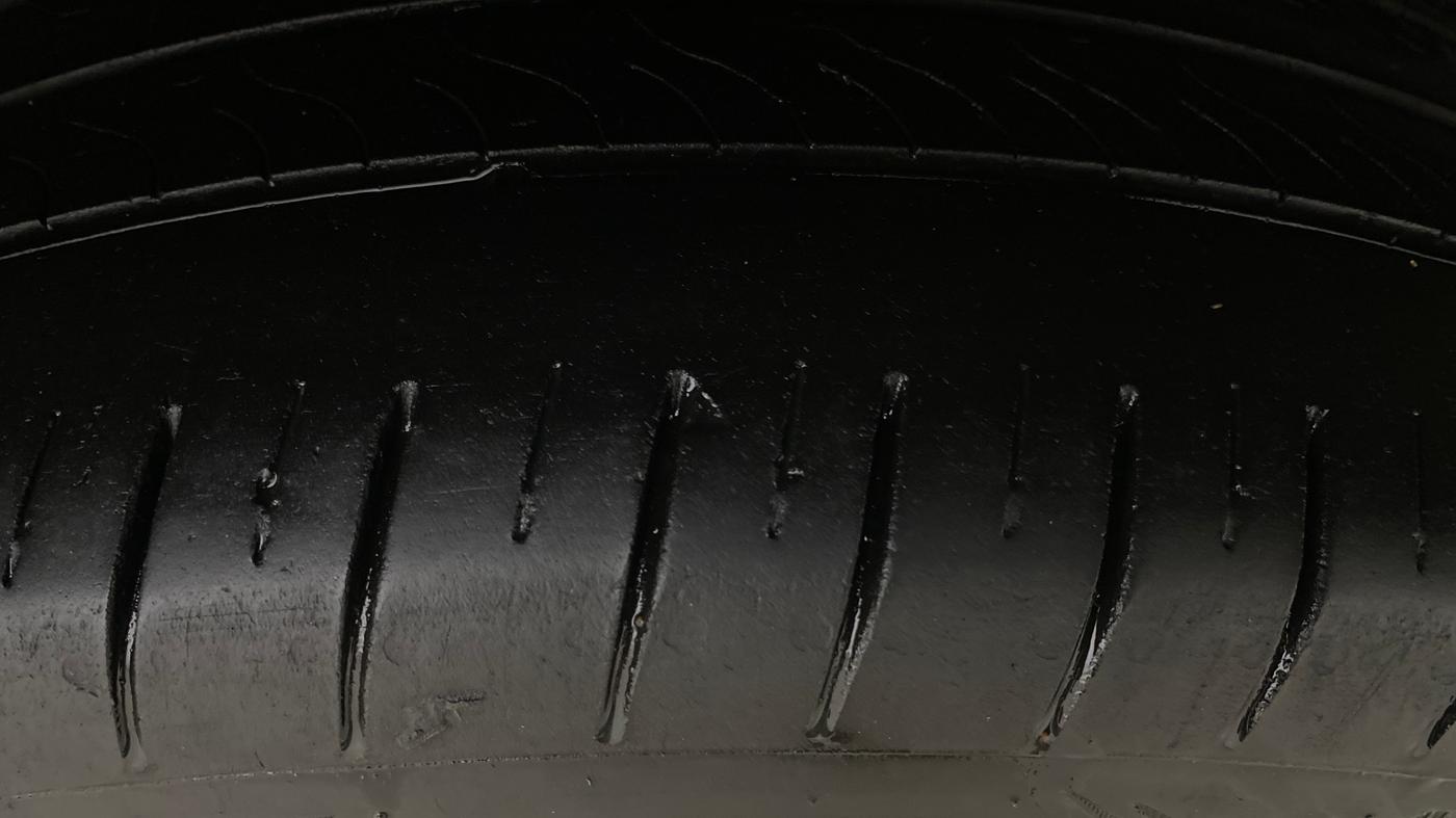 2021 Tata ALTROZ XZ PLUS PETROL DARK EDITION, Petrol, Manual, 65,942 km, Left Rear Tyre Tread