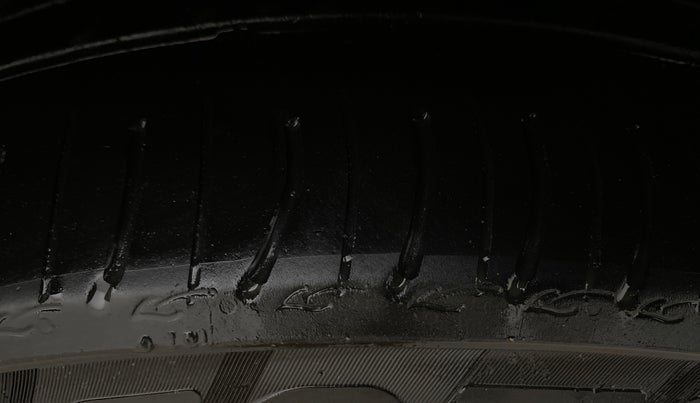 2021 Tata ALTROZ XZ PLUS PETROL DARK EDITION, Petrol, Manual, 65,942 km, Right Front Tyre Tread