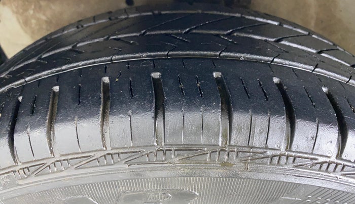2019 Maruti Celerio VXI d, Petrol, Manual, 34,090 km, Left Front Tyre Tread
