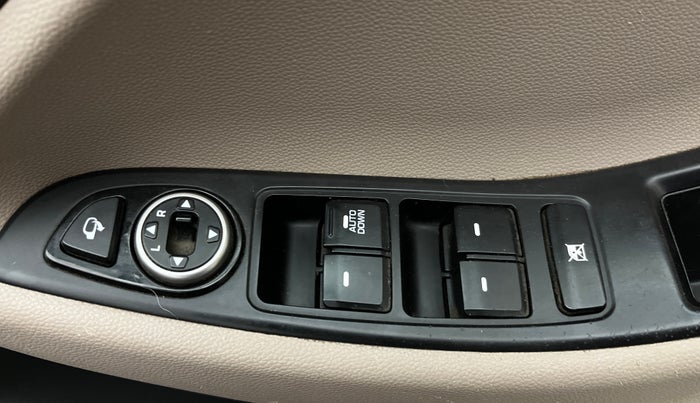 2017 Hyundai Elite i20 SPORTZ 1.2, Petrol, Manual, 62,098 km, Driver Side Door Panels Control