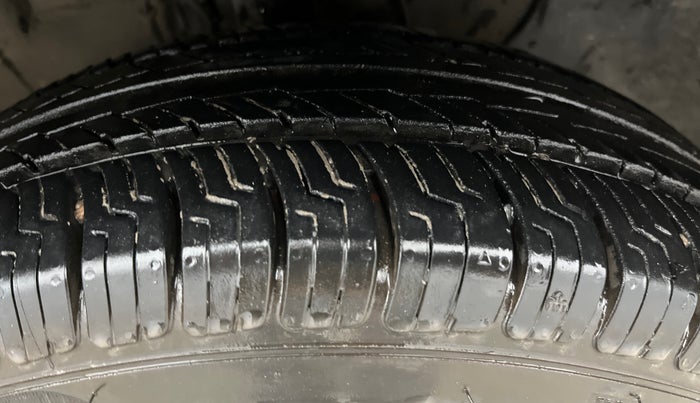 2017 Hyundai Elite i20 SPORTZ 1.2, Petrol, Manual, 62,098 km, Right Front Tyre Tread