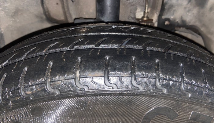 2018 Tata Tiago XE PETROL, Petrol, Manual, 65,966 km, Right Front Tyre Tread