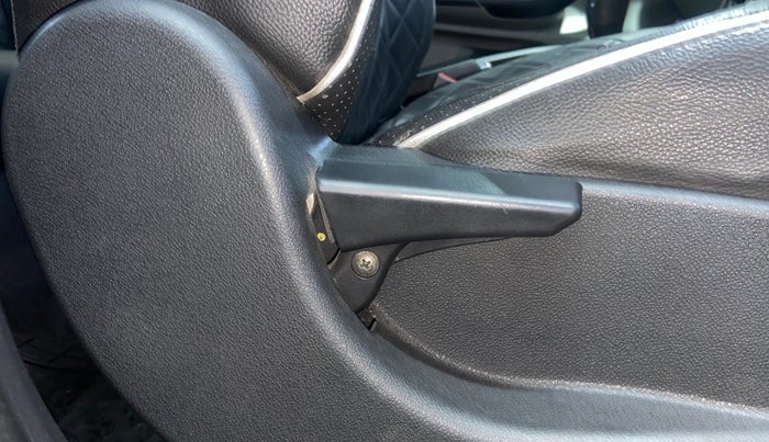 2018 Tata Tiago XE PETROL, Petrol, Manual, 65,966 km, Driver Side Adjustment Panel