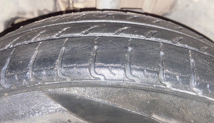 2018 Tata Tiago XE PETROL, Petrol, Manual, 65,966 km, Left Front Tyre Tread