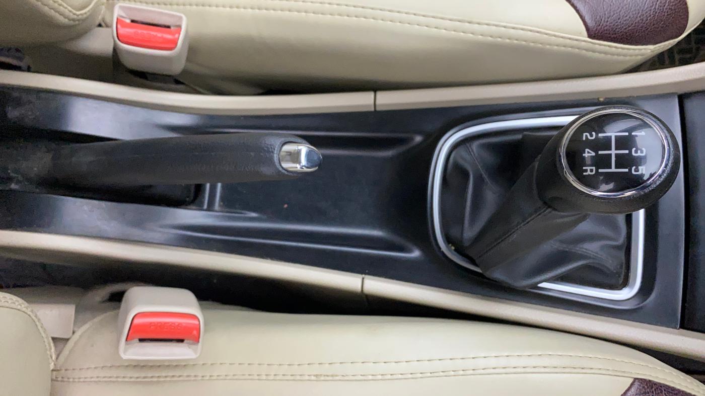 2022 Maruti Ciaz DELTA 1.5 SHVS MT PETROL, Petrol, Manual, 20,719 km, Gear Lever