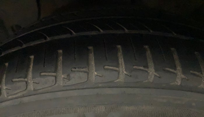 2023 Hyundai EXTER SX (O) CONNECT, Petrol, Manual, 28,030 km, Left Front Tyre Tread