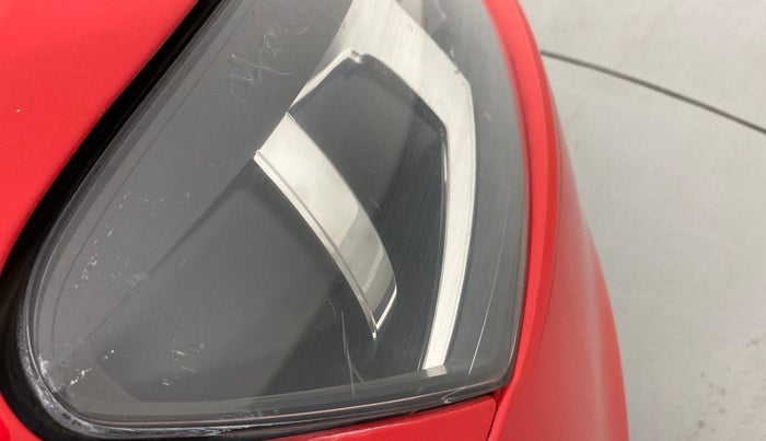 2018 Volkswagen Polo COMFORTLINE 1.0L MPI, Petrol, Manual, 99,832 km, Right headlight - Minor scratches