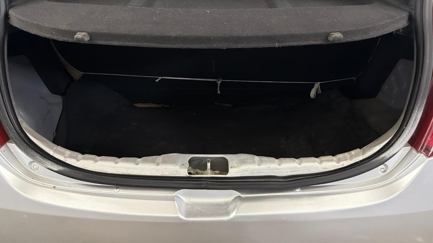 2016 Hyundai Eon MAGNA +, Petrol, Manual, 27,495 km, Boot Inside