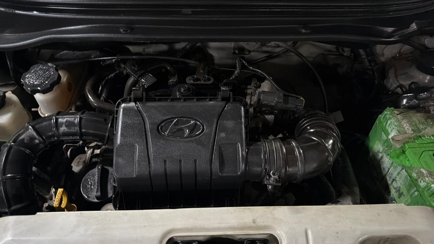 2016 Hyundai Eon MAGNA +, Petrol, Manual, 27,495 km, Engine View