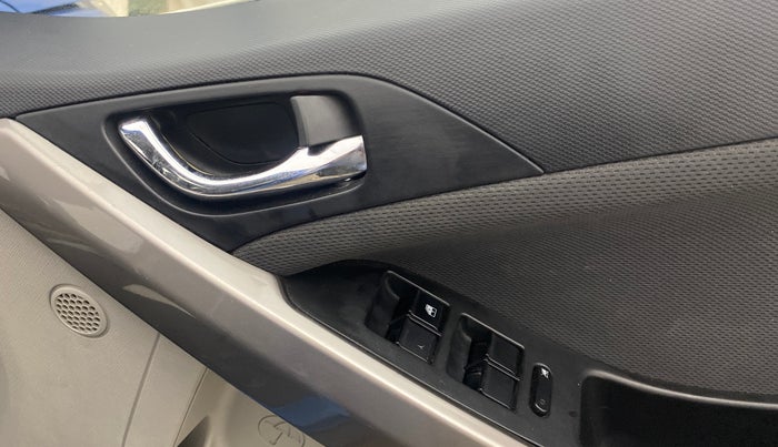 2018 Tata NEXON XZ DIESEL, Diesel, Manual, 41,691 km, Driver Side Door Panels Control