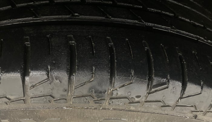 2018 Tata NEXON XZ DIESEL, Diesel, Manual, 41,691 km, Left Front Tyre Tread