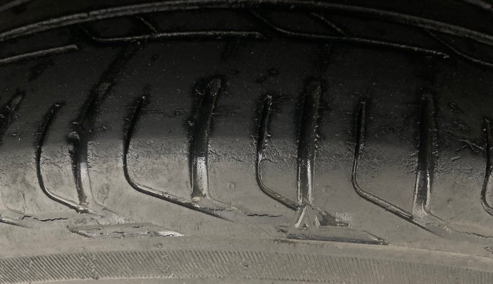 2018 Tata NEXON XZ DIESEL, Diesel, Manual, 41,691 km, Right Front Tyre Tread