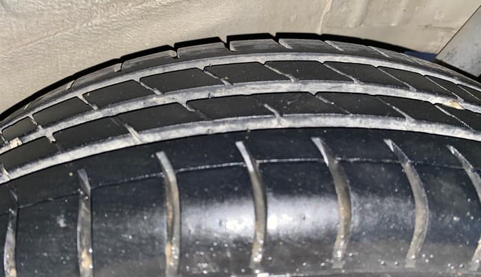 2015 Maruti Wagon R 1.0 VXI, Petrol, Manual, 49,284 km, Left Rear Tyre Tread