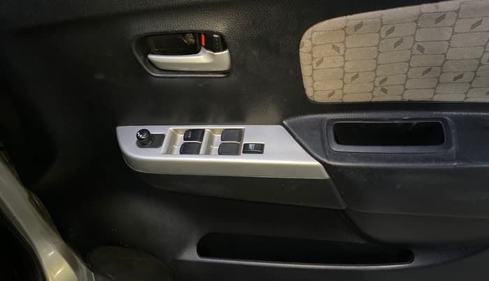 2015 Maruti Wagon R 1.0 VXI, Petrol, Manual, 49,284 km, Driver Side Door Panels Control