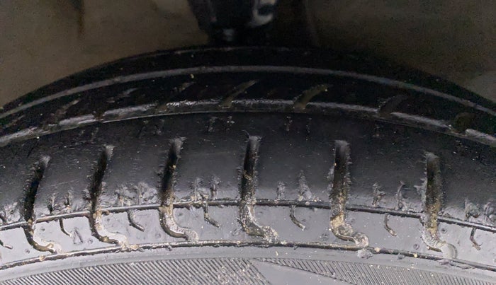 2012 Hyundai i10 SPORTZ 1.2 AT KAPPA2, Petrol, Automatic, 72,803 km, Right Front Tyre Tread