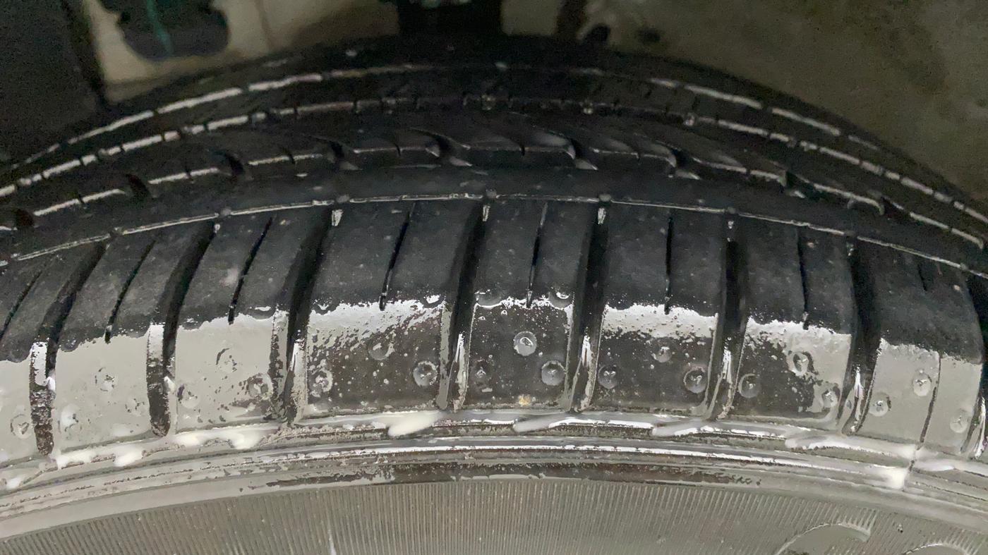 2015 Hyundai Elite i20 ASTA 1.2, Petrol, Manual, 61,410 km, Left Front Tyre Tread