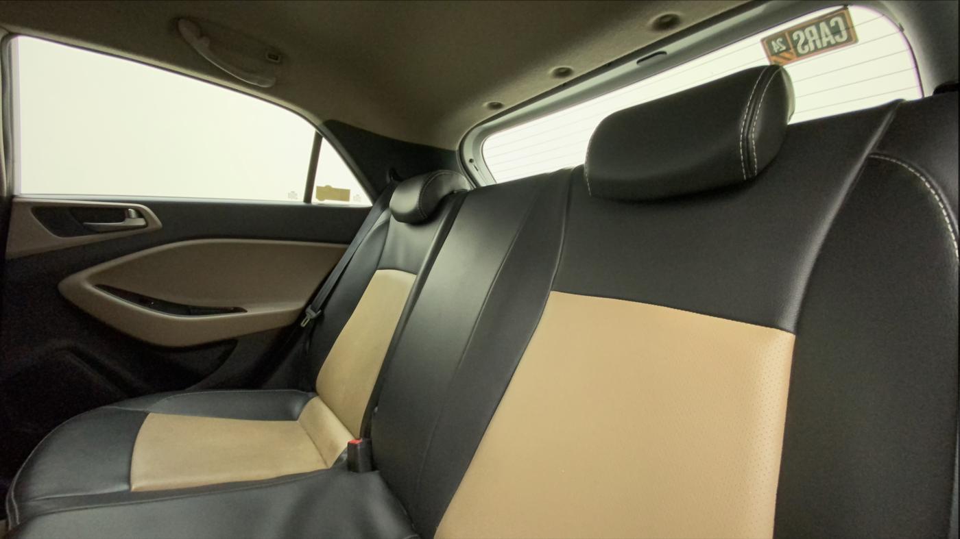 2015 Hyundai Elite i20 ASTA 1.2, Petrol, Manual, 61,410 km, Right Side Rear Door Cabin