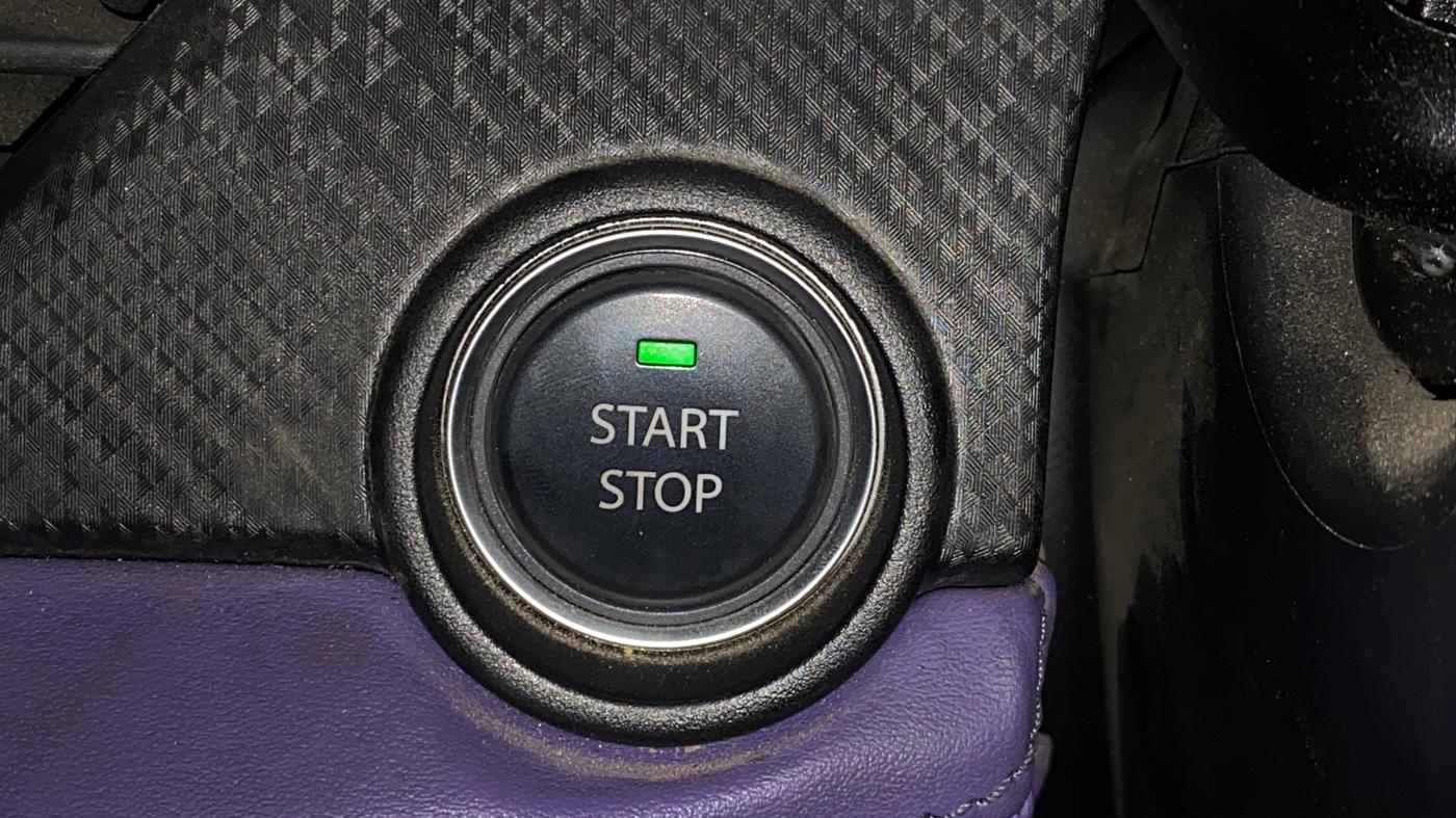 2024 Tata NEXON FEARLESS PURPLE + SUNROOF DCA DUAL TONE 1.2 PETROL, Petrol, Automatic, 14,133 km, Keyless Start/ Stop Button