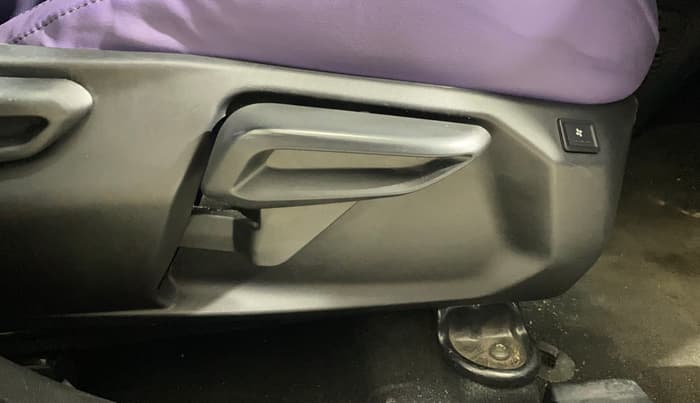 2024 Tata NEXON FEARLESS PURPLE + SUNROOF DCA DUAL TONE 1.2 PETROL, Petrol, Automatic, 14,104 km, Driver Side Adjustment Panel