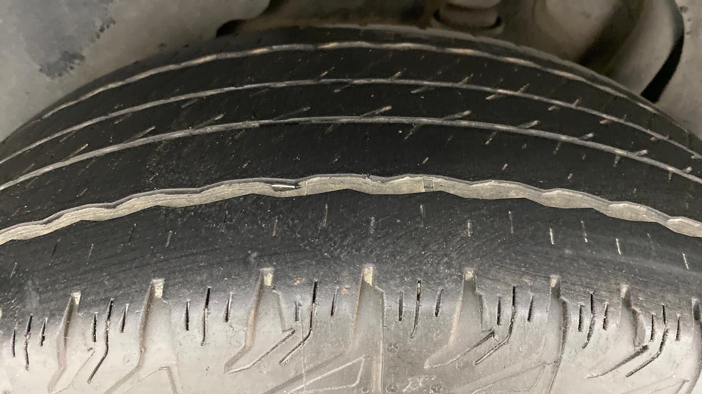 2019 Tata Harrier XZ DARK EDITION, Diesel, Manual, 36,245 km, Right Rear Tyre Tread