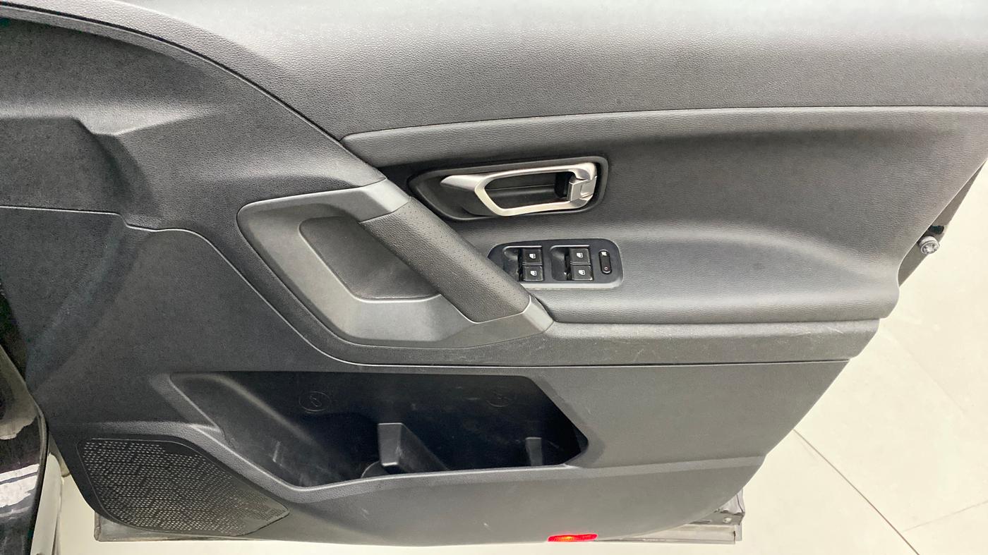 2019 Tata Harrier XZ DARK EDITION, Diesel, Manual, 36,245 km, Driver Side Door Panels Control