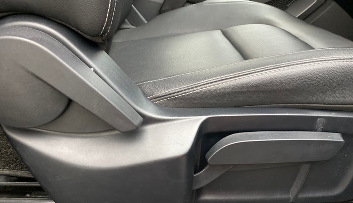 2019 Tata Harrier XZ DARK EDITION, Diesel, Manual, 36,245 km, Driver Side Adjustment Panel