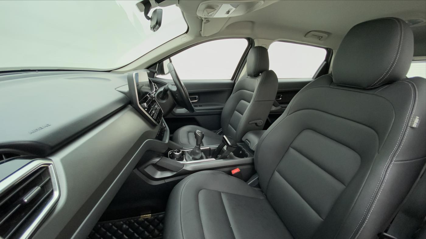 2019 Tata Harrier XZ DARK EDITION, Diesel, Manual, 36,245 km, Right Side Front Door Cabin