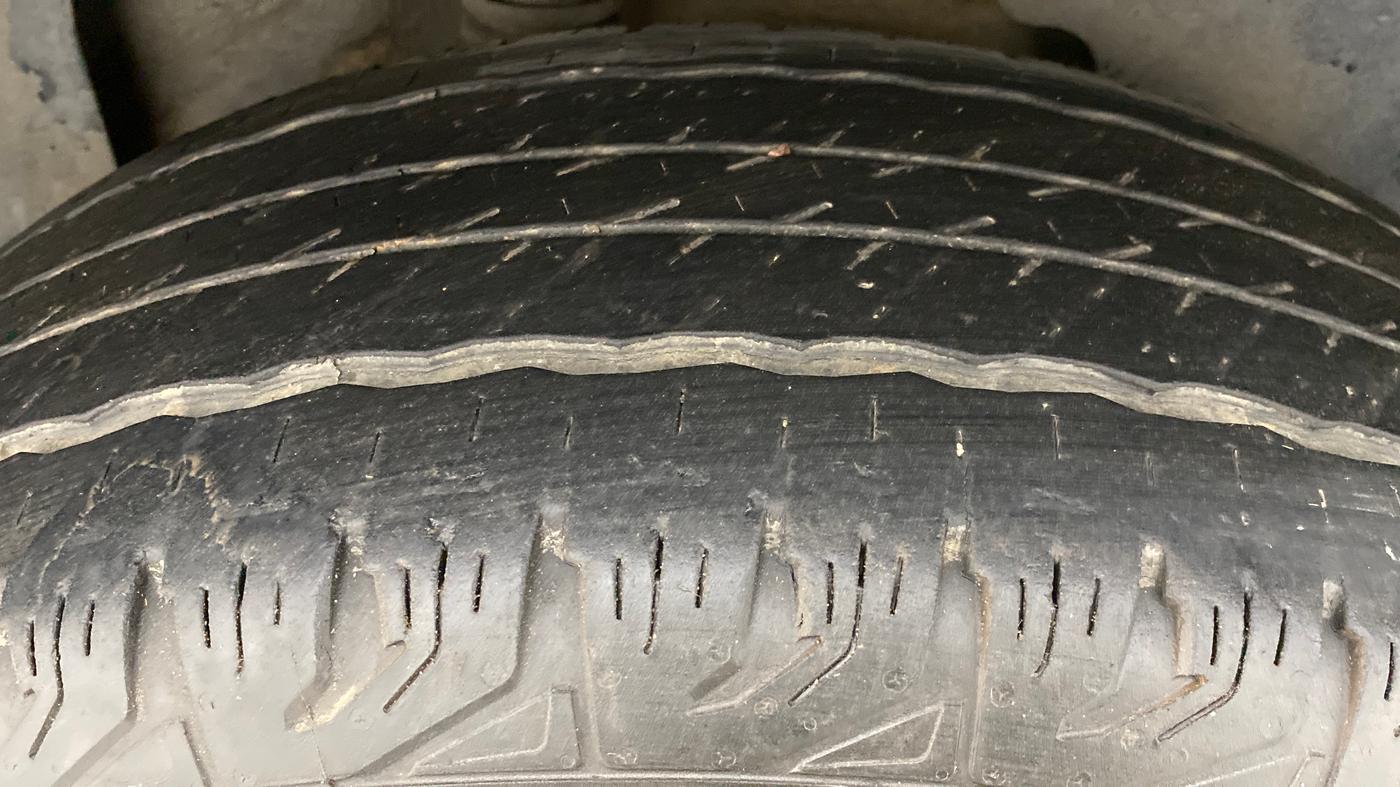 2019 Tata Harrier XZ DARK EDITION, Diesel, Manual, 36,245 km, Left Rear Tyre Tread