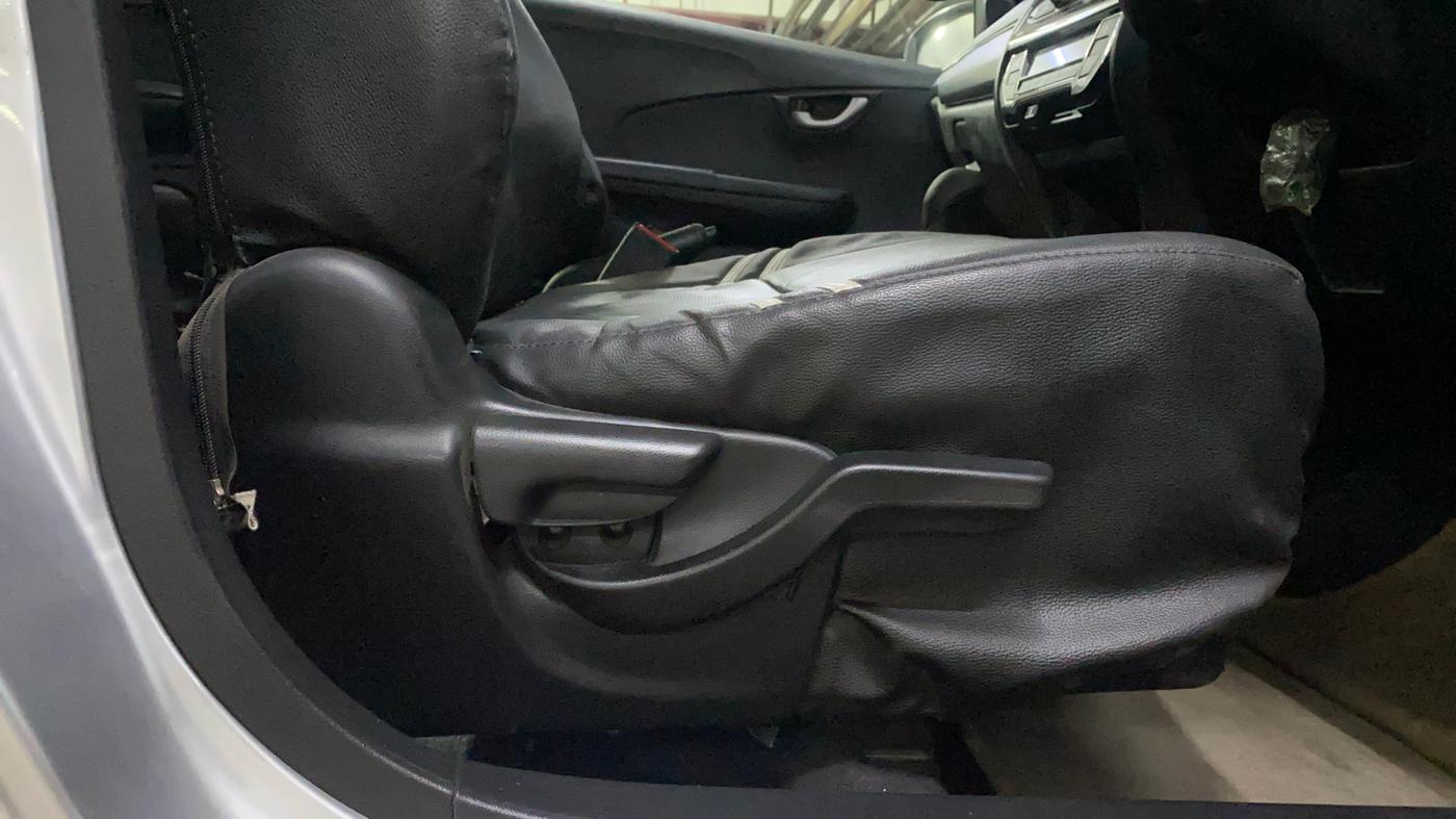 2016 Honda BR-V 1.5L I-VTEC V CVT, Petrol, Automatic, 24,619 km, Driver Side Adjustment Panel