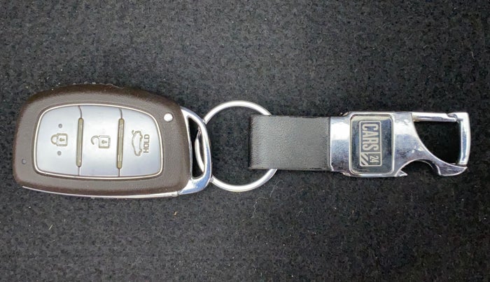 2015 Hyundai Grand i10 ASTA (O) 1.2 KAPPA VTVT, Petrol, Manual, 87,154 km, Key Close Up