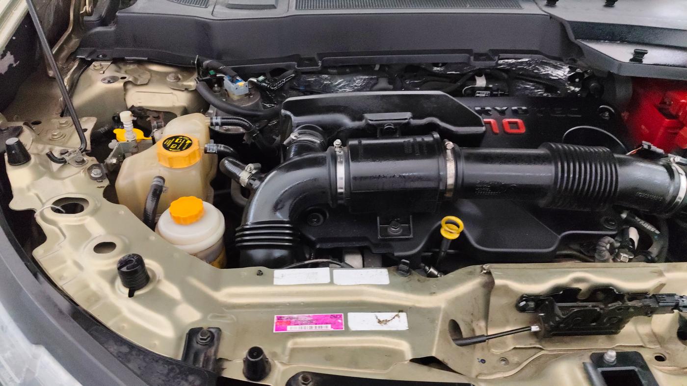 2022 Tata Harrier XZA PLUS 2.0L, Diesel, Automatic, 73,348 km, Engine View - Right