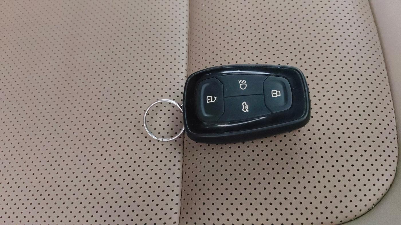 2022 Tata Harrier XZA PLUS 2.0L, Diesel, Automatic, 73,348 km, Key Close Up