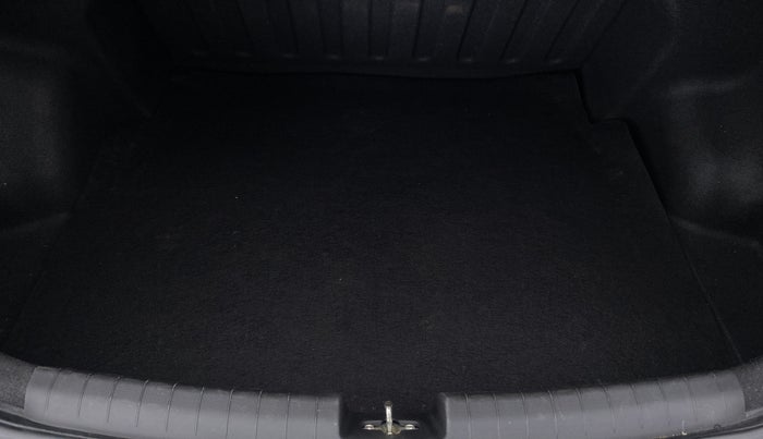 2016 Hyundai Xcent S AT 1.2, Petrol, Automatic, 25,602 km, Boot Inside