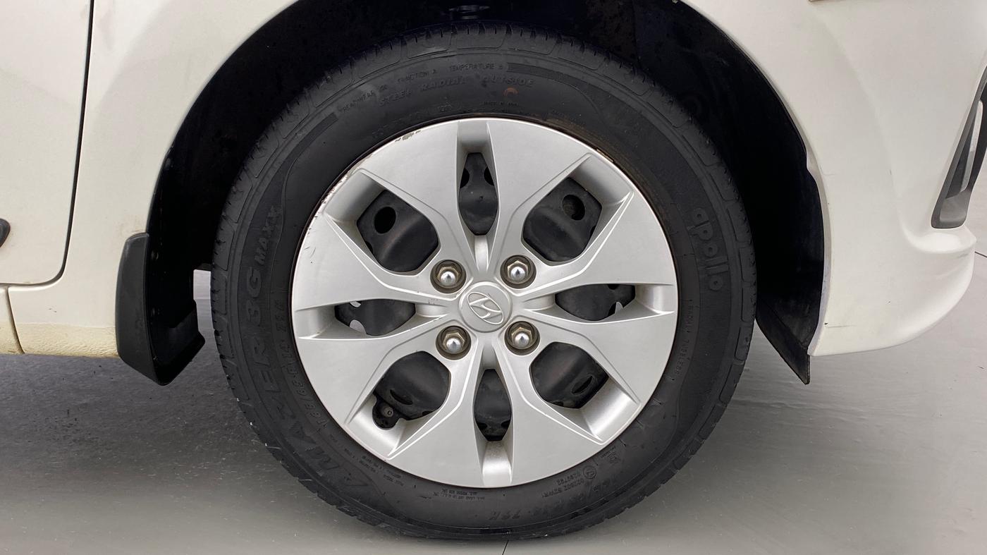 2016 Hyundai Xcent S AT 1.2, Petrol, Automatic, 25,602 km, Right Front Wheel