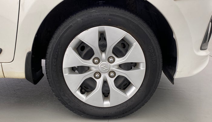 2016 Hyundai Xcent S AT 1.2, Petrol, Automatic, 25,602 km, Right Front Wheel