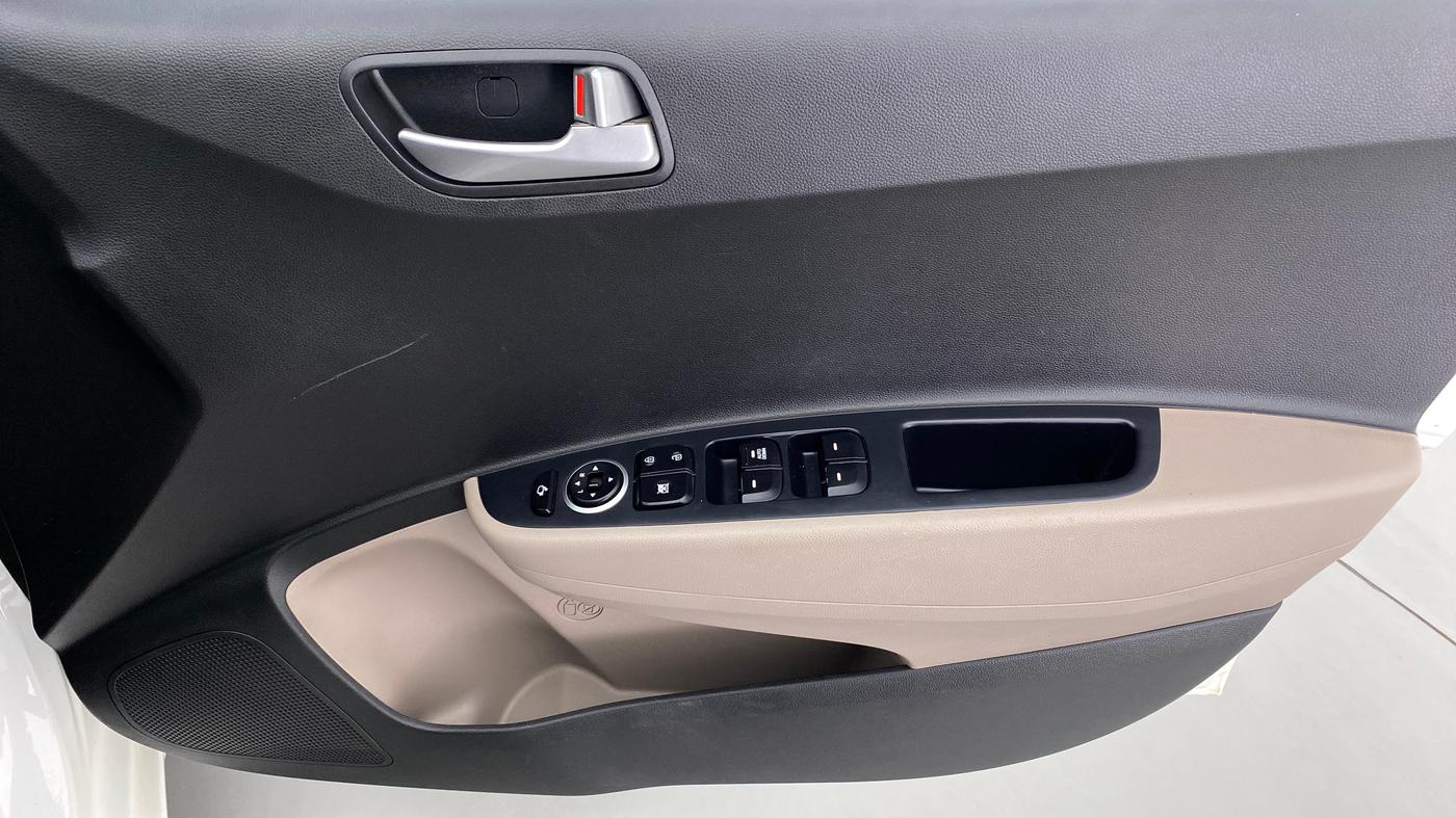 2016 Hyundai Xcent S AT 1.2, Petrol, Automatic, 25,602 km, Driver Side Door Panels Control