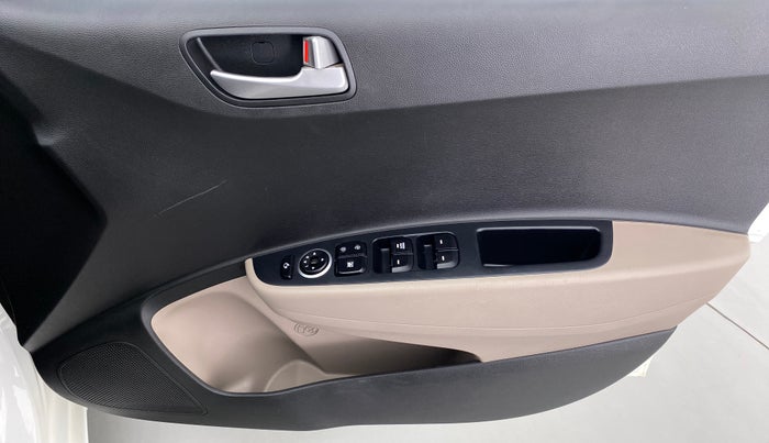 2016 Hyundai Xcent S AT 1.2, Petrol, Automatic, 25,602 km, Driver Side Door Panels Control