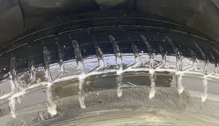 2015 Hyundai Xcent SX 1.2 (O), CNG, Manual, 1,15,519 km, Left Front Tyre Tread