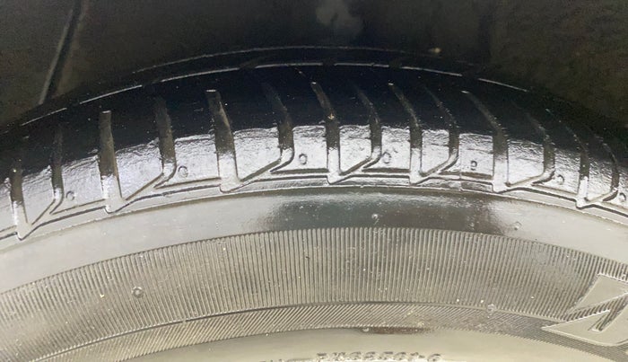 2015 Hyundai Xcent SX 1.2 (O), CNG, Manual, 1,15,519 km, Right Rear Tyre Tread