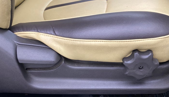 2014 Hyundai Verna FLUIDIC 1.6 SX CRDI, Diesel, Manual, 68,504 km, Driver Side Adjustment Panel