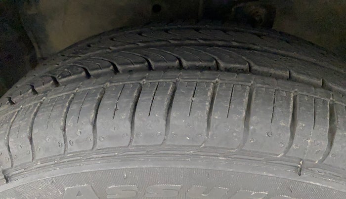 2017 Maruti Celerio VXI (O), Petrol, Manual, 97,455 km, Left Front Tyre Tread