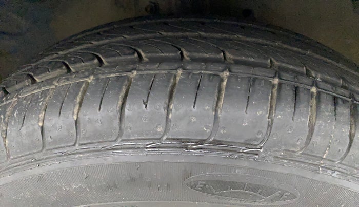 2017 Maruti Celerio VXI (O), Petrol, Manual, 97,455 km, Right Front Tyre Tread
