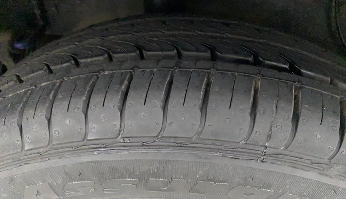 2017 Maruti Celerio VXI (O), Petrol, Manual, 97,455 km, Right Rear Tyre Tread