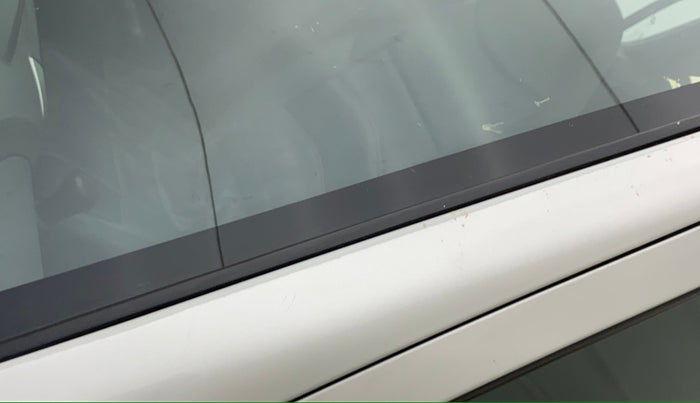 2013 Maruti Alto 800 LXI, Petrol, Manual, 32,212 km, Left A pillar - Paint is slightly faded