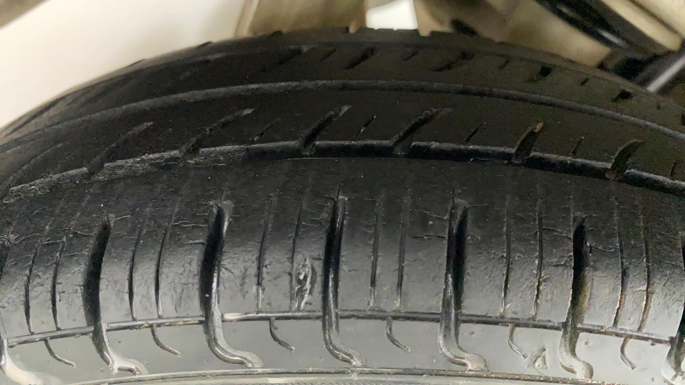 2013 Maruti Alto 800 LXI, Petrol, Manual, 32,212 km, Right Rear Tyre Tread