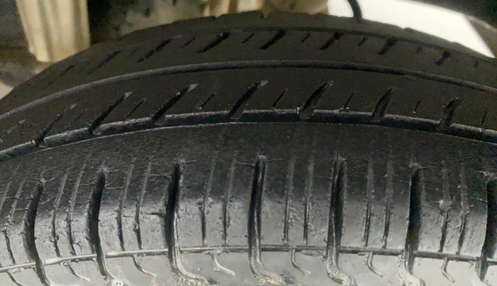 2013 Maruti Alto 800 LXI, Petrol, Manual, 32,212 km, Left Rear Tyre Tread