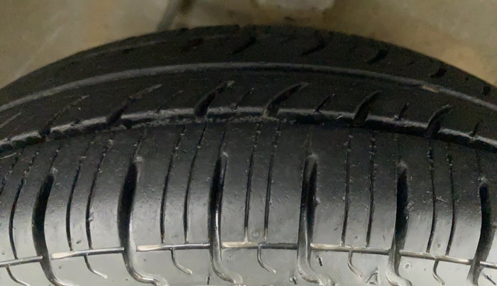 2013 Maruti Alto 800 LXI, Petrol, Manual, 32,212 km, Right Front Tyre Tread